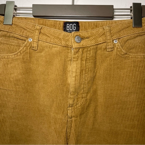 BDG Urban Outfitters Women’s Corduroy Mom Jeans Tan in Size 28 High-Rise Casual - Picture 5 of 11